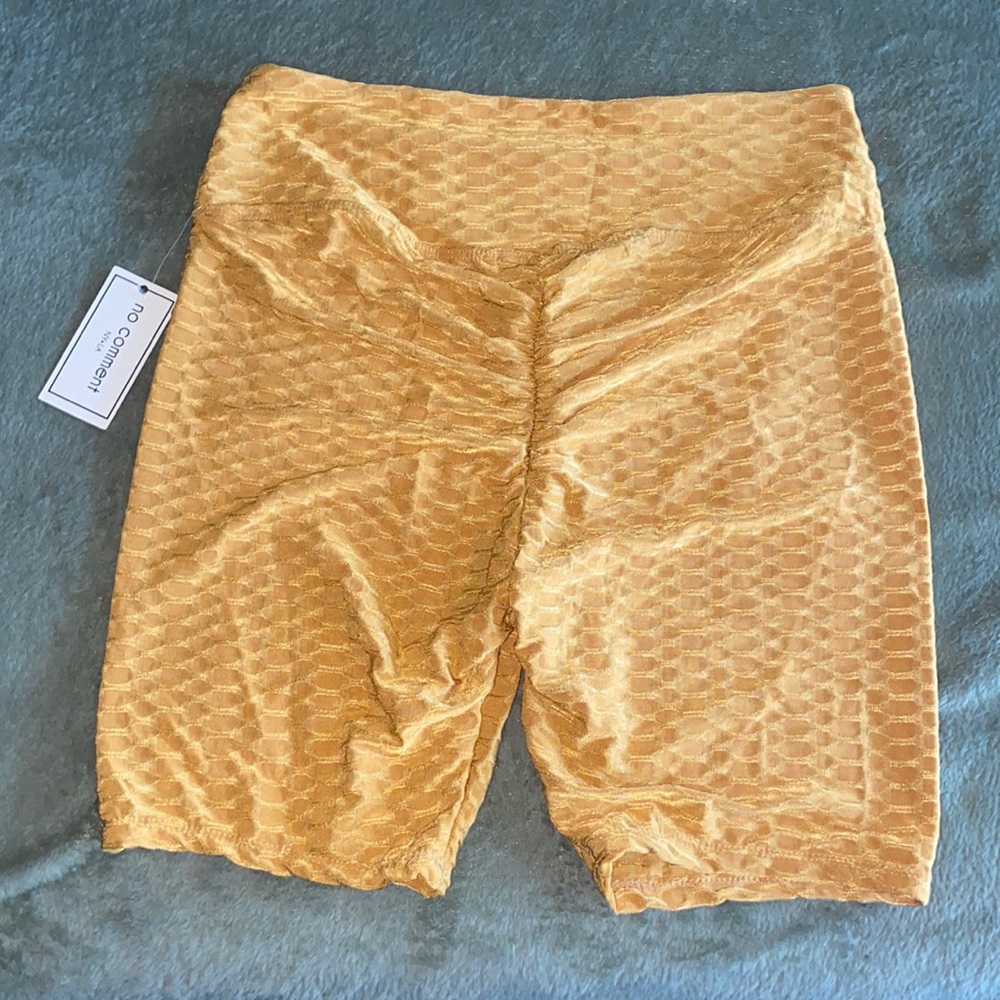NWT High-Waisted Scrunch Butt Biker Shorts Gold Textured Activewear X
